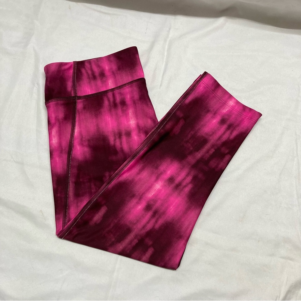 NEW Under Armor Compression Workout Exercise Pants Capris Tights Size M Pink.